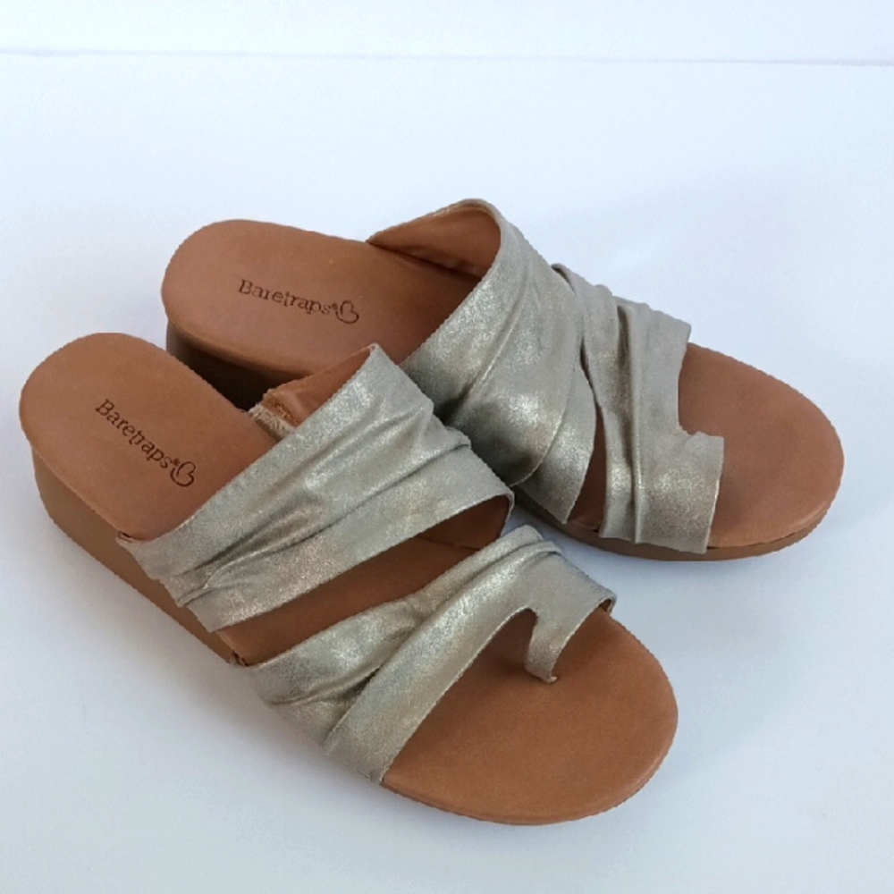Baretraps Women's Gold Slide Sandals